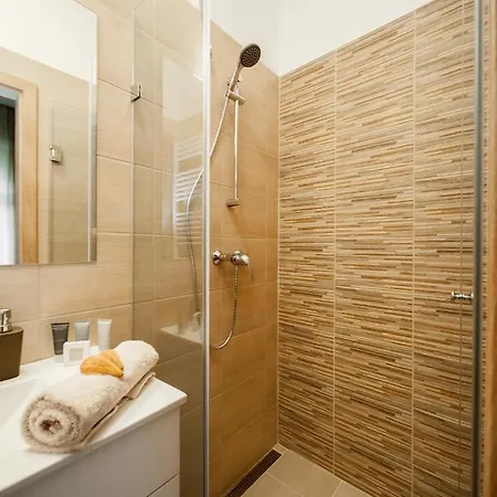 Apartamento A_or_ B_luxflat_2br_2ba_vaci Street Budapeste